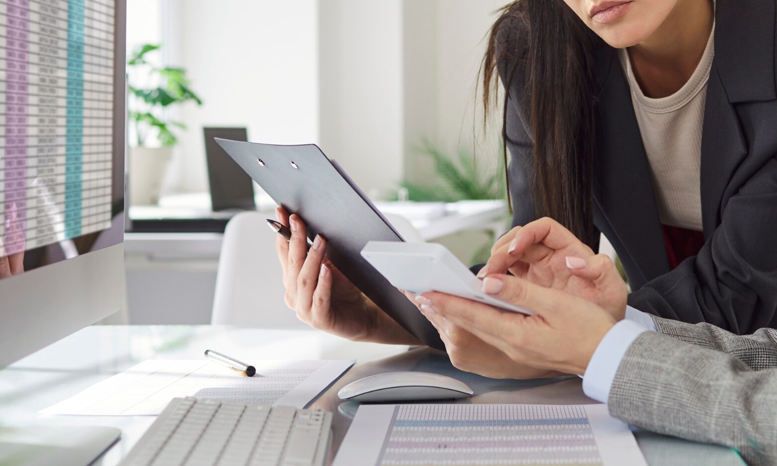 Mockupbild Lohnabrechnung auslagern für unternehmen