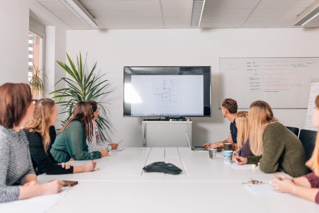 Besprechung vom aipama Team im Büro in Viechtach