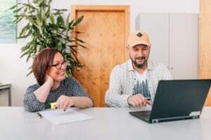 Daniela und Rudi Holzapfel im Gespräch