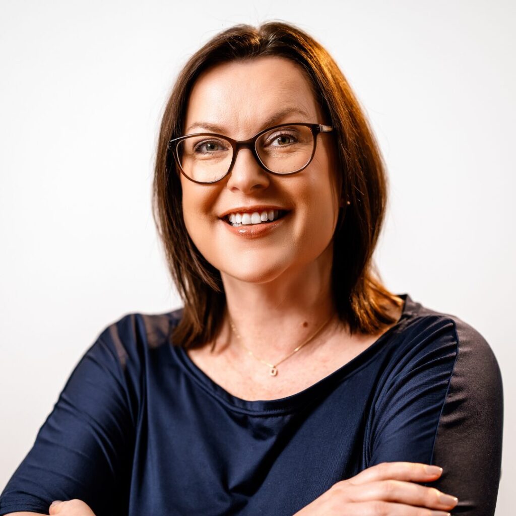 Porträt Daniela Ettl. Geschäftsführung und Partnerin aipama LZDW