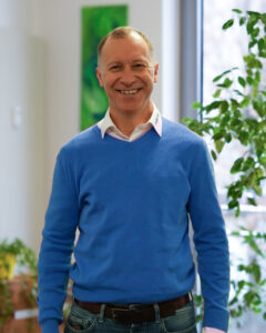 Günther Holzapfel Portrait - Geschäftsführer von aipama