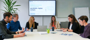 Gruppenbild aipama team Besprechung