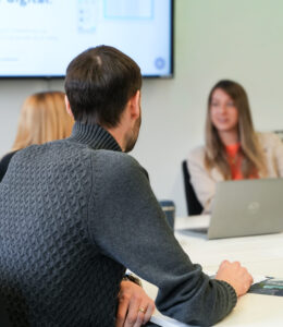 Teamfoto aipama Businees Meeting Lohnabrechnung